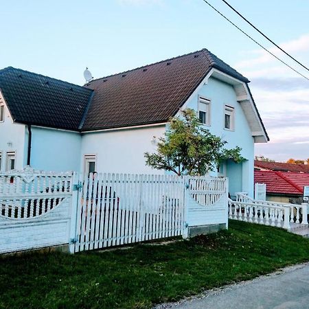 Vila Nela Podhájska Extérieur photo