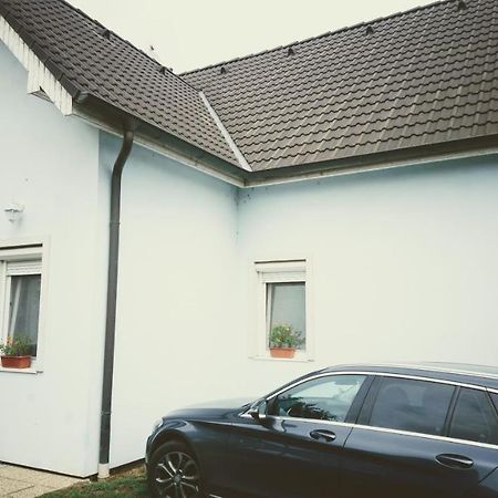 Vila Nela Podhájska Extérieur photo