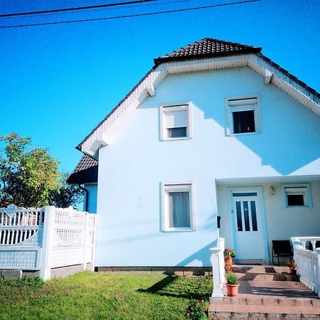 Vila Nela Podhájska Extérieur photo